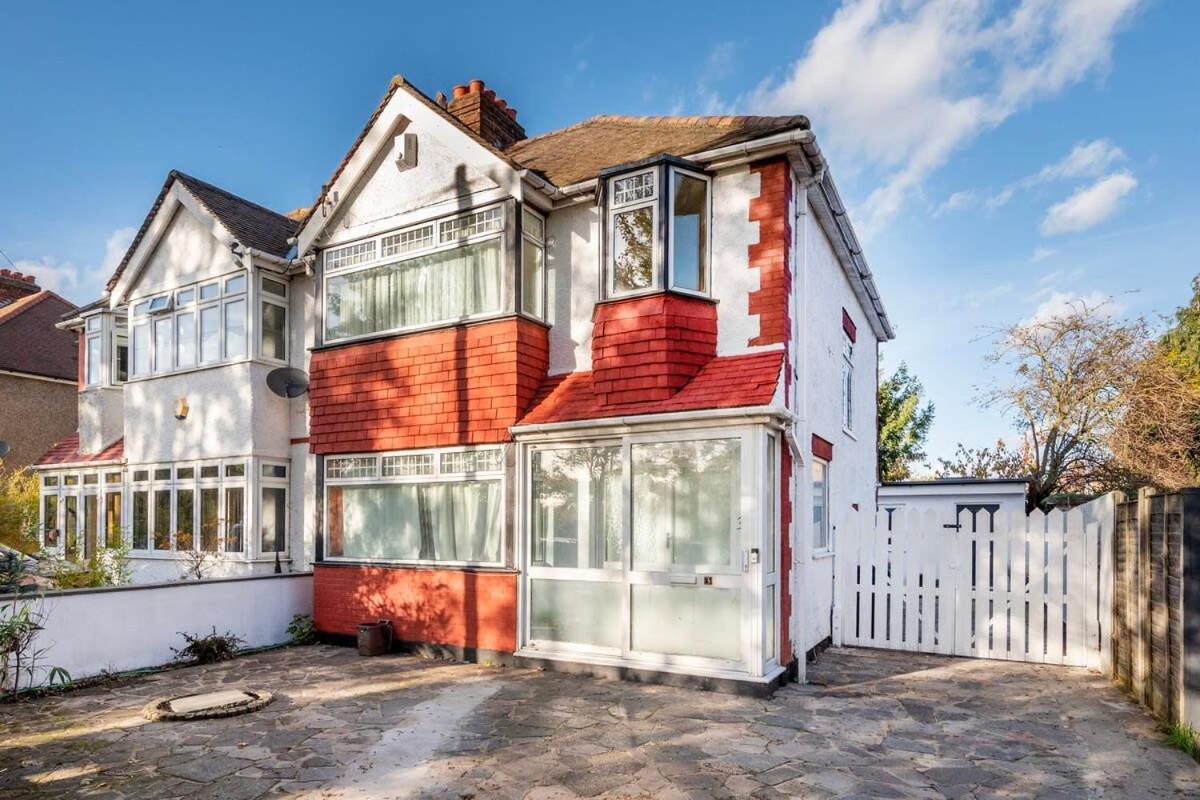 Cozy Single Level Flat With Parking Apartment Enfield Exterior photo